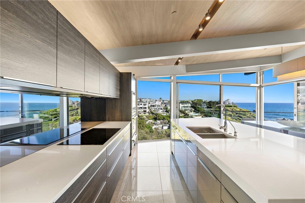 232 Hazel, Corona Del Mar CA 92625 - Photo 8