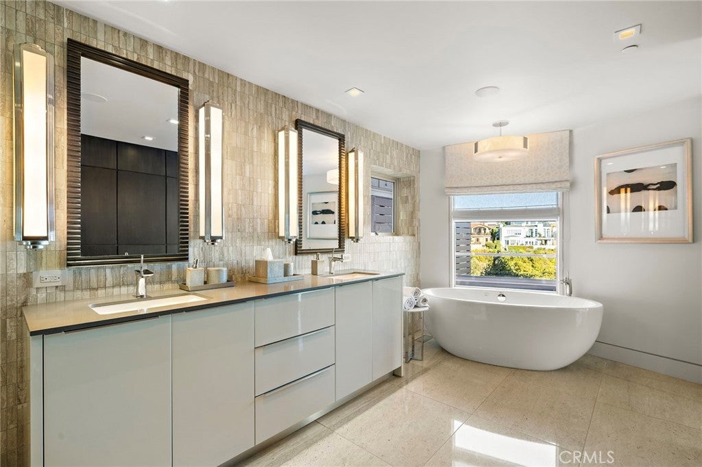 232 Hazel, Corona Del Mar CA 92625 - Photo 36