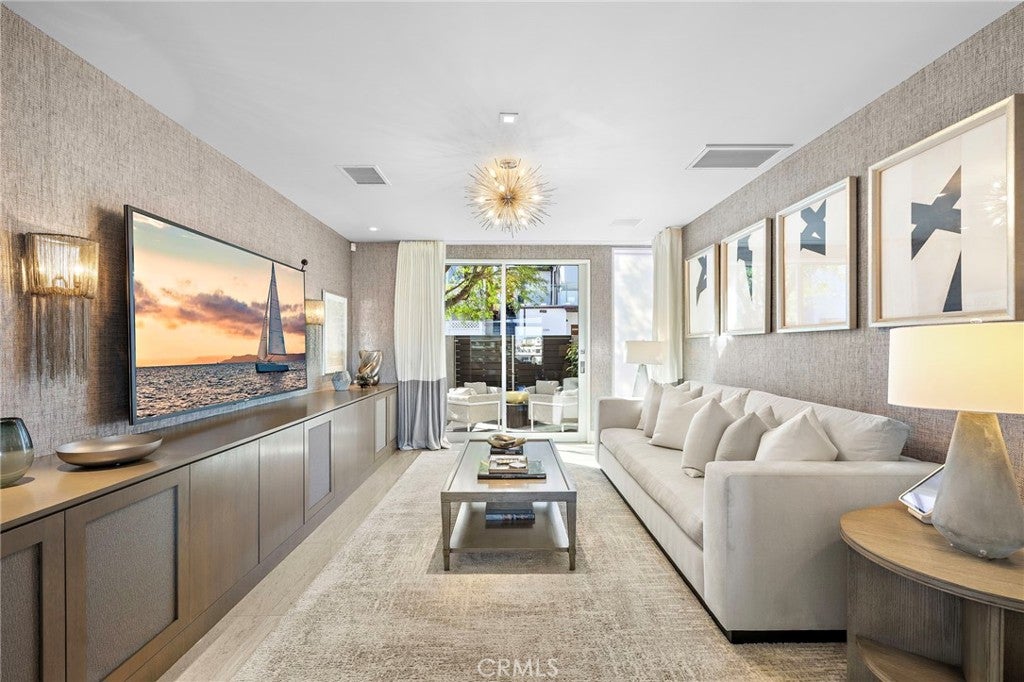 232 Hazel, Corona Del Mar CA 92625 - Photo 16