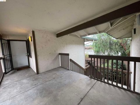 Photo of 2416 Shadow Ln Ln #74, Antioch, CA 94509 (MLS # 41108641)