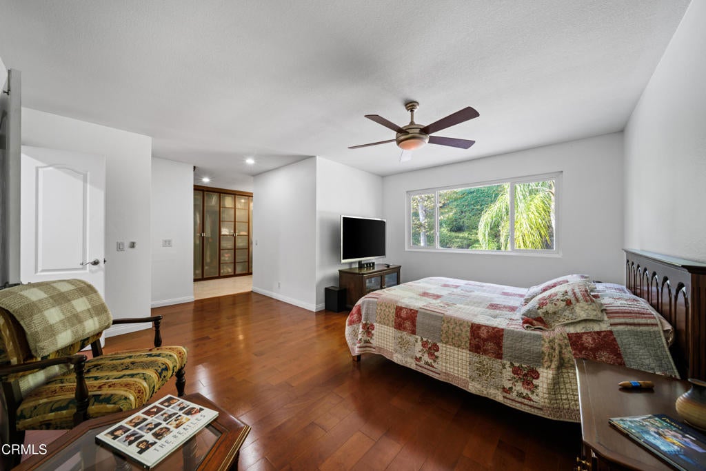 967 Avenida Loma Vista