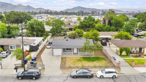 Photo of 15411 Rosemary Drive, Fontana, CA 92335 (MLS # IV26106233)