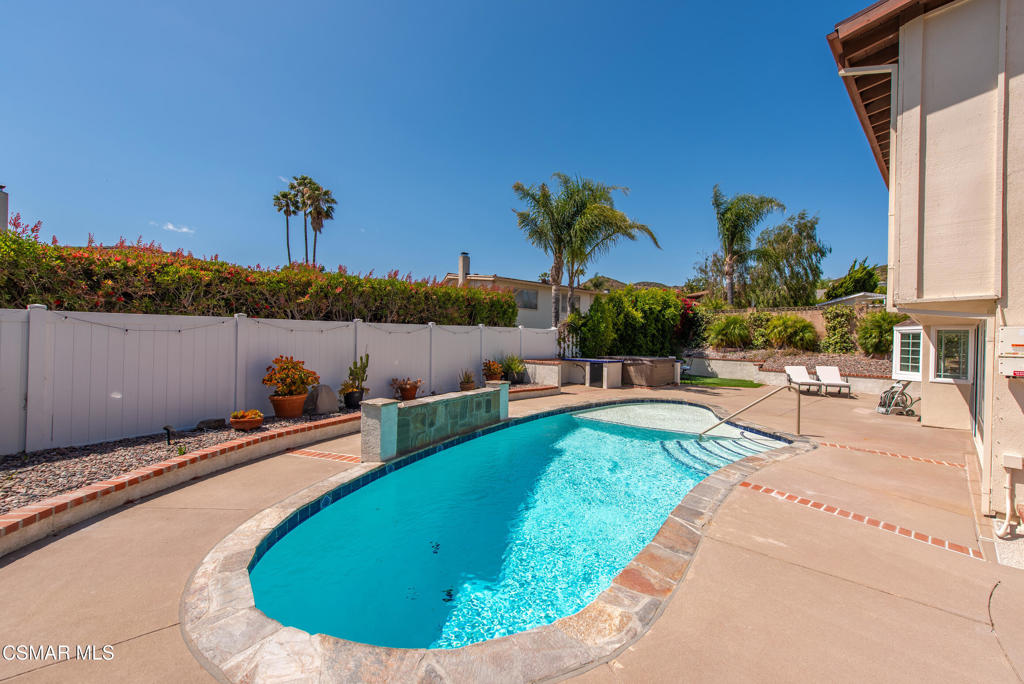 383 Havenside Avenue