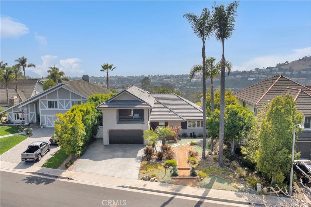 2852 Via Amapola