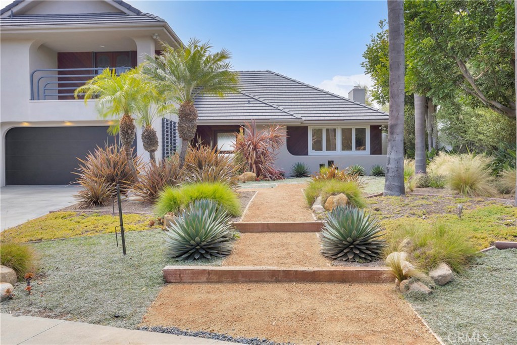 2852 Via Amapola