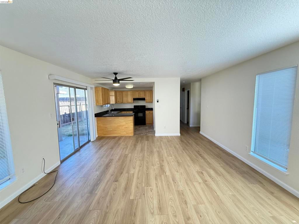 2424 Ellison Dr