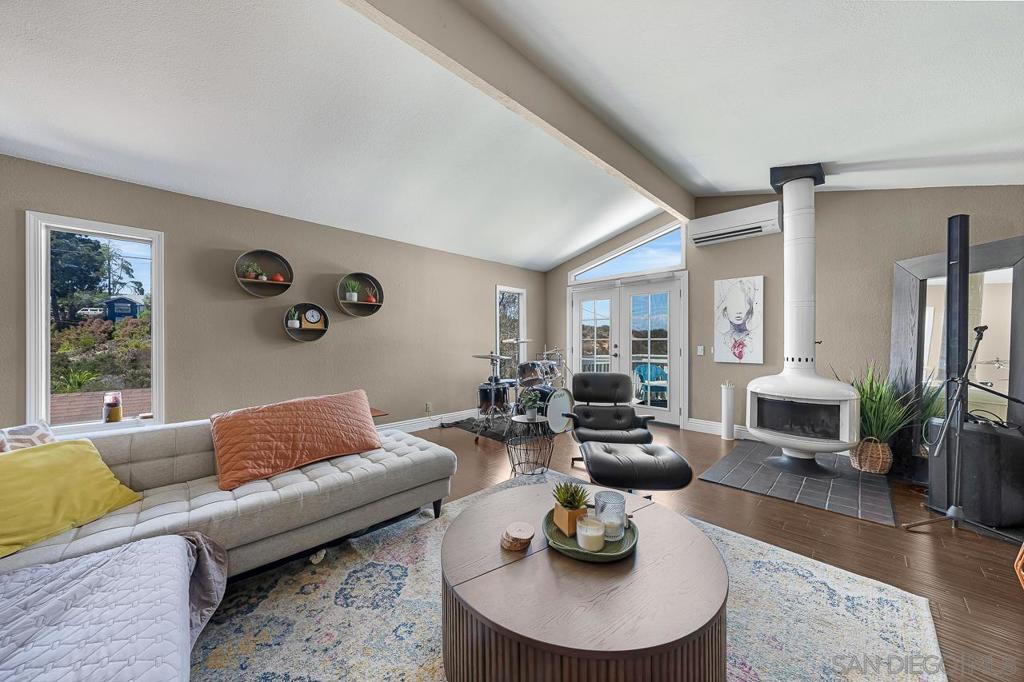 1545 Gregory St.