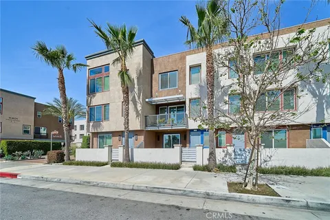 MLS: AR26056386