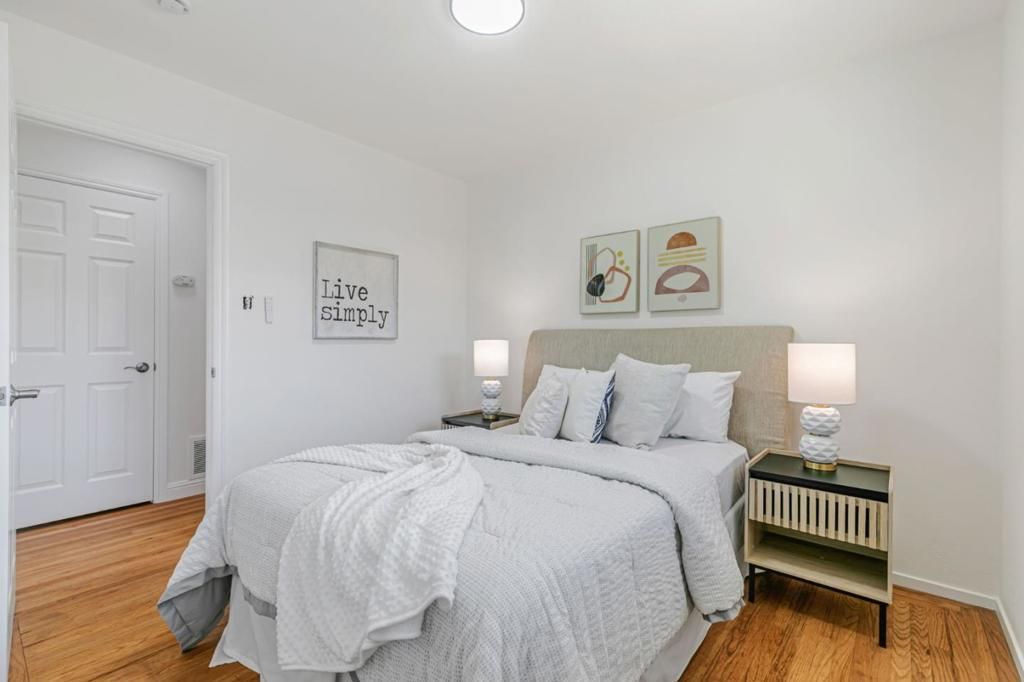 listing image 130723126650348407280