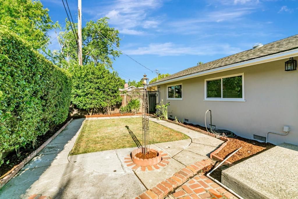 listing image 130725290560086983145