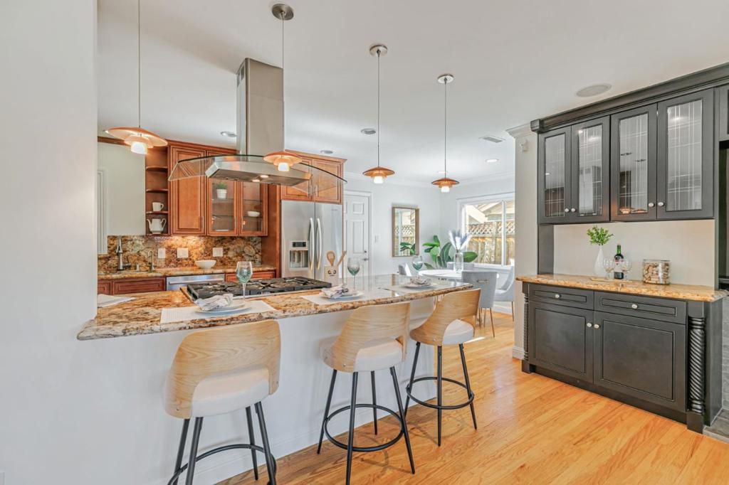 listing image 130728858294325012370