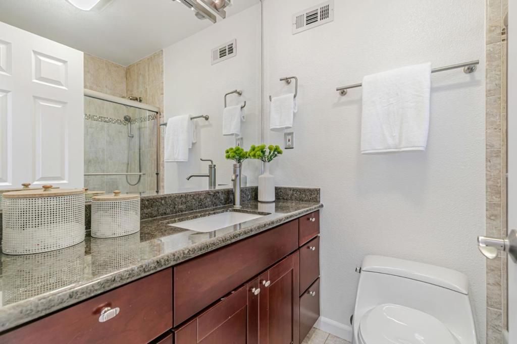 listing image 130720035571848208882