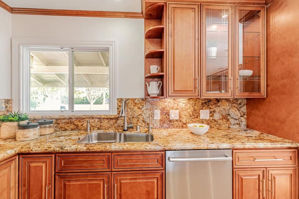 listing image 130726924425801957418