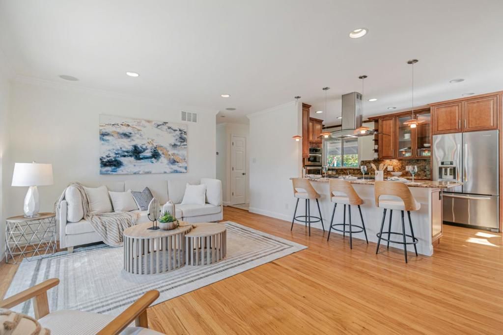 listing image 130723609546911479386