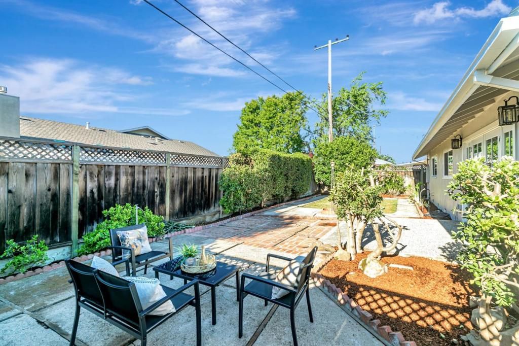 listing image 130728620873128867840