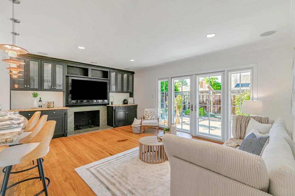 listing image 130721942668738850524