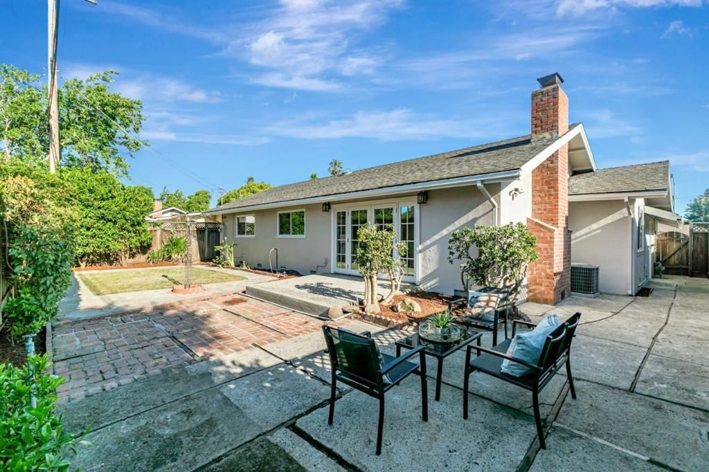 listing image 130721677998797939129