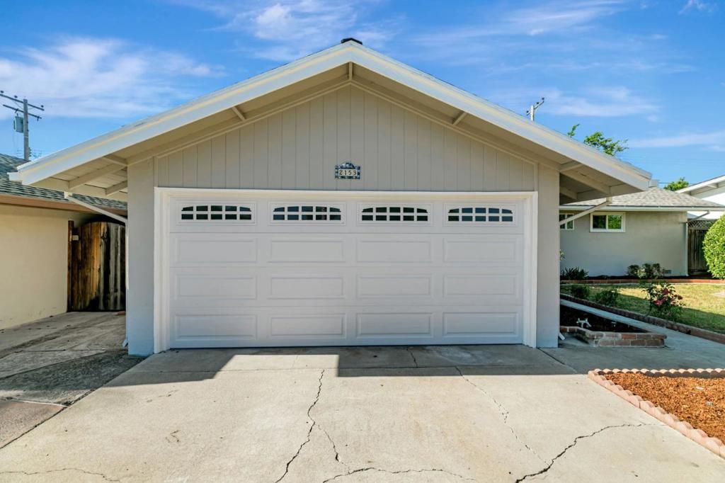 listing image 130728774644367748050
