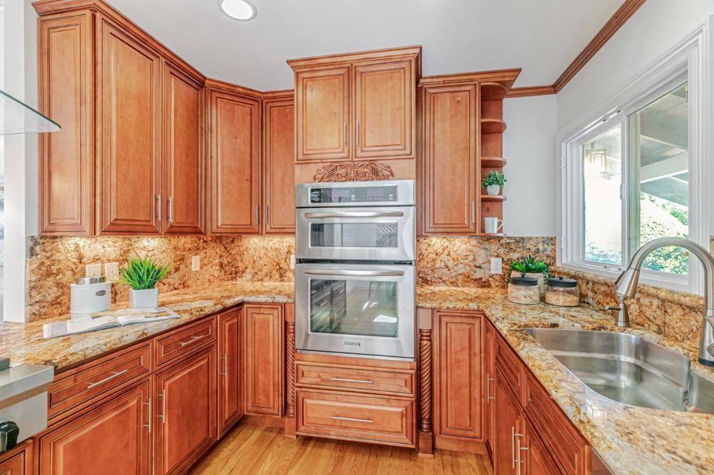 listing image 130722875276333215068