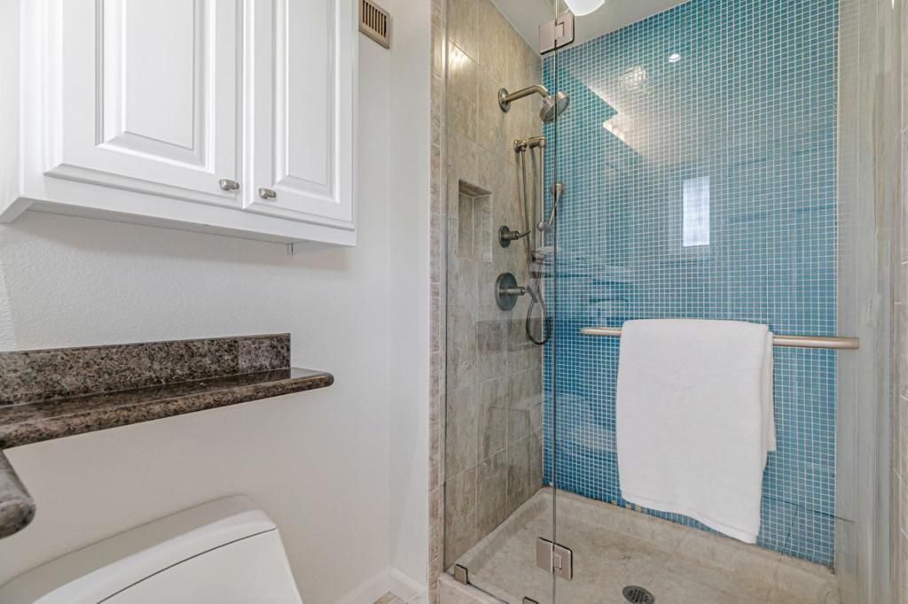 listing image 130720435046246749847