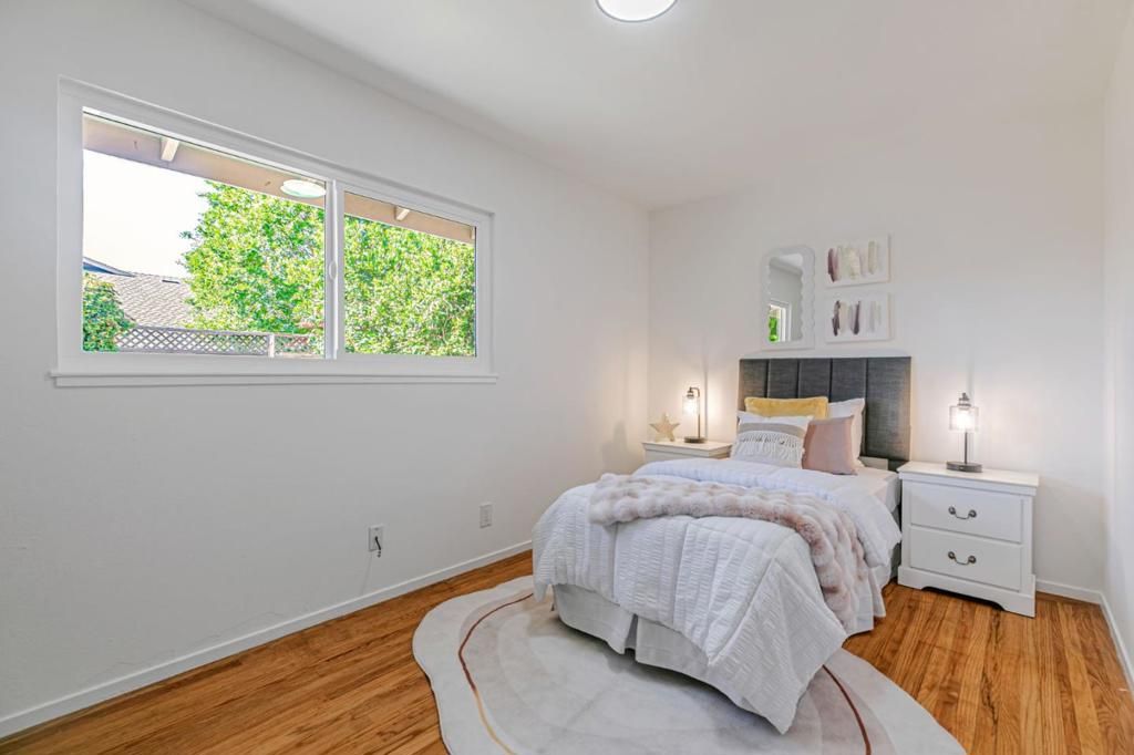 listing image 130726228409106469793