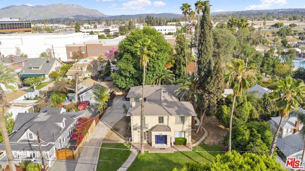 4562 Orange Street
