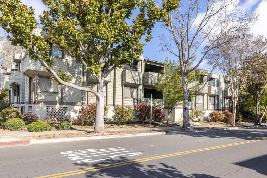 617 Forest Avenue