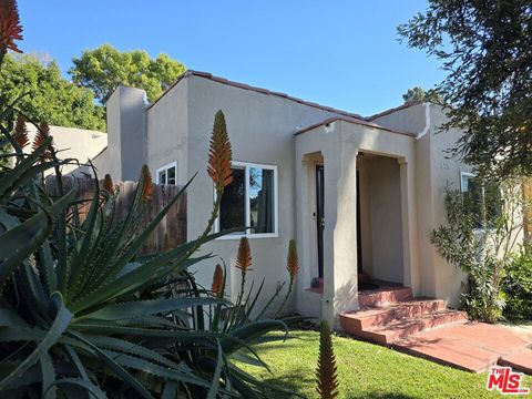 Photo of 375 N AVENUE 52 Ave, Los Angeles, CA 90042 (MLS # 25630261)