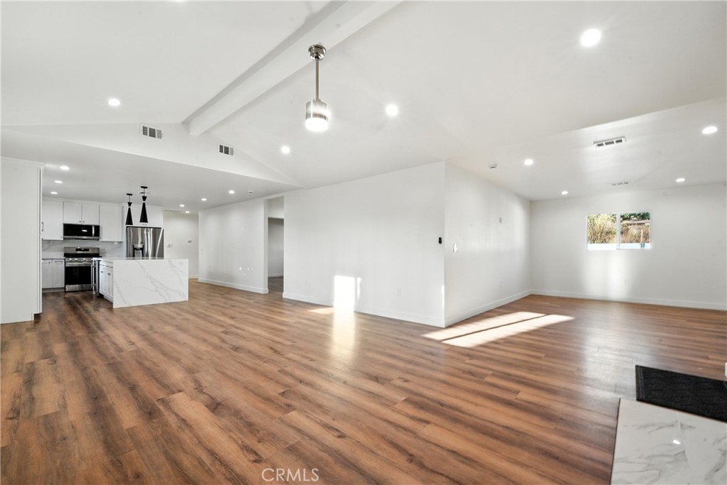 215 E Sierra Madre Avenue