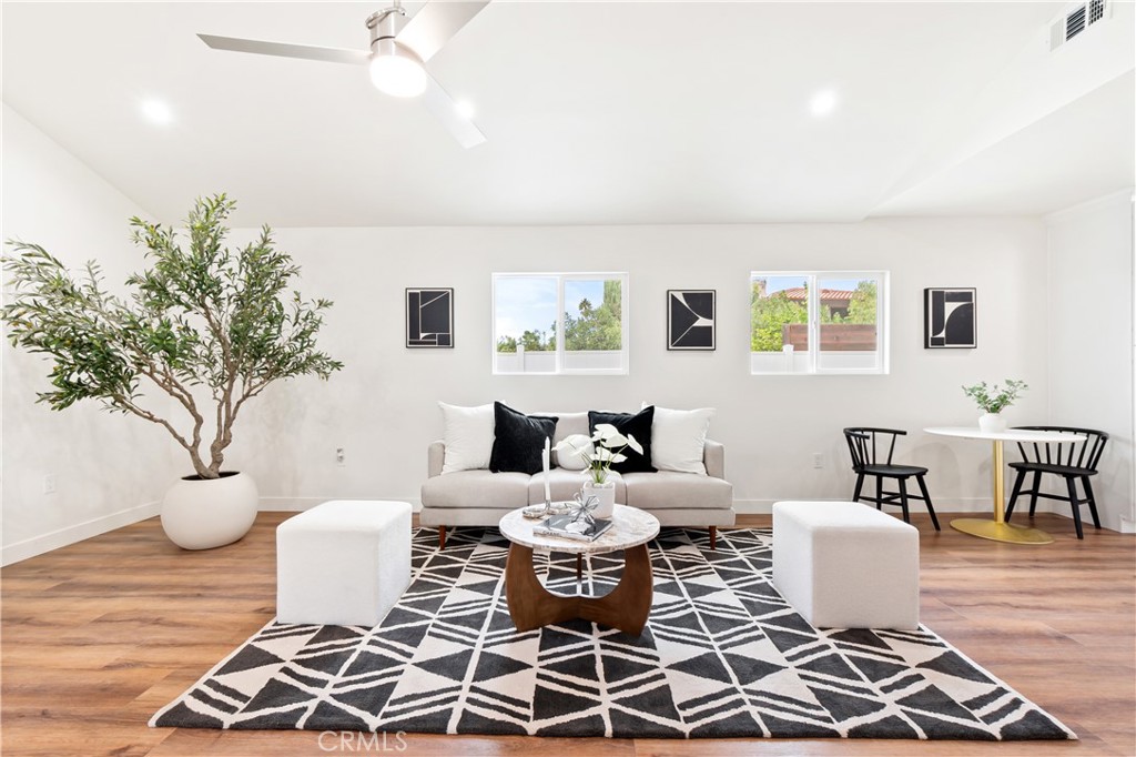 215 E Sierra Madre Avenue