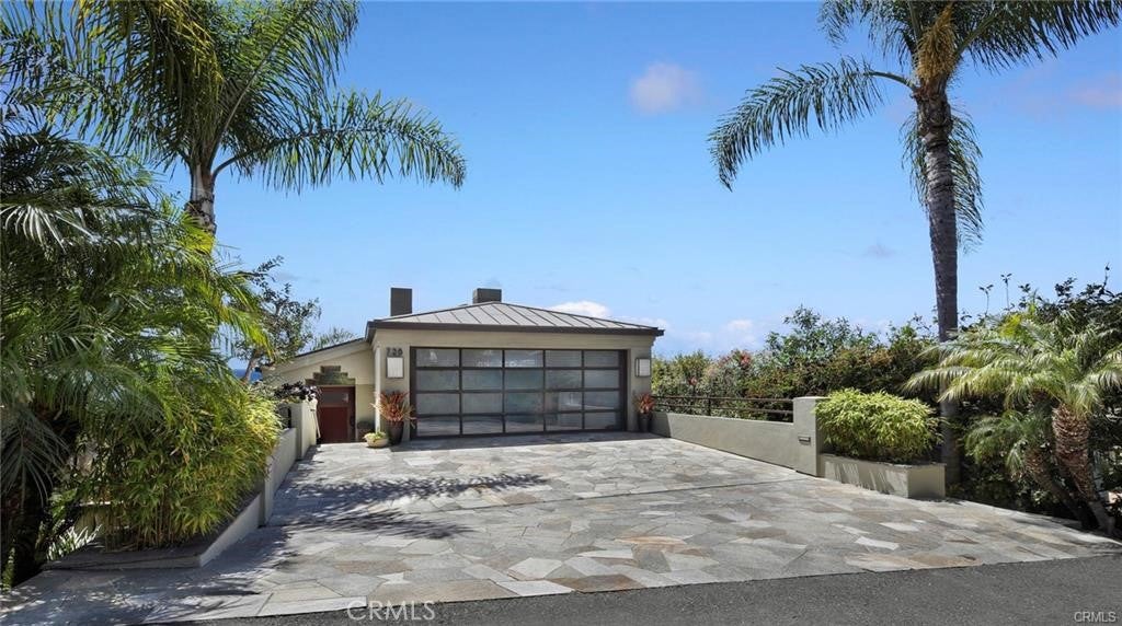 Photo of 728 Rembrandt Drive, Laguna Beach, CA 92651 (MLS # LG26217856)