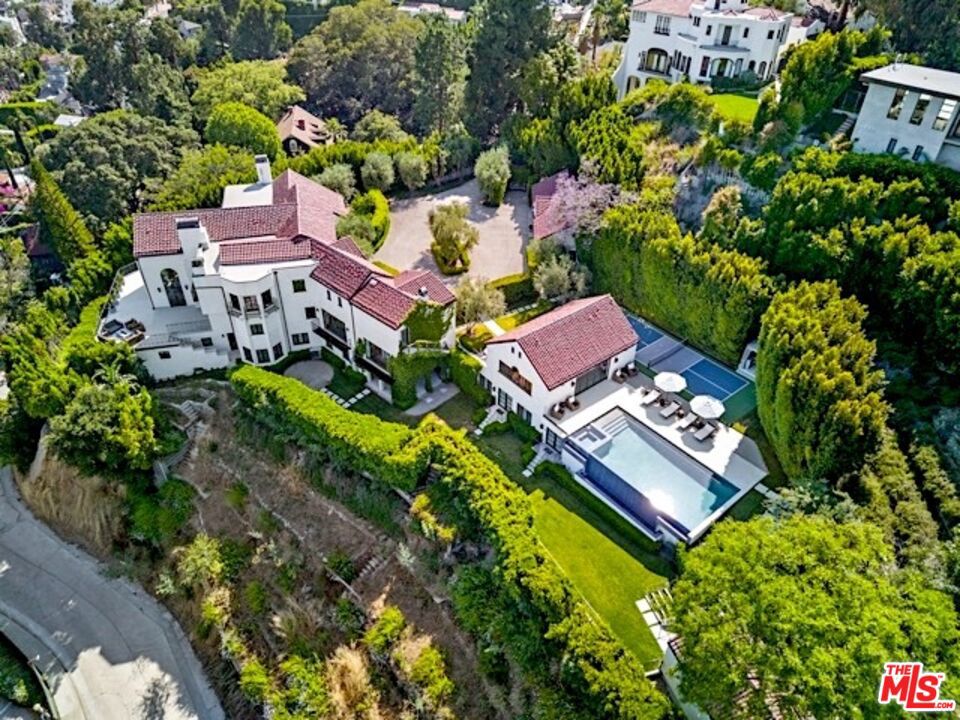 8159 Hollywood Boulevard