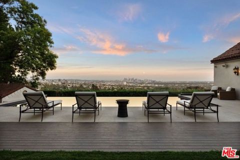 Photo of 8159 Hollywood Boulevard, Los Angeles, CA 90069 (MLS # 26654519)