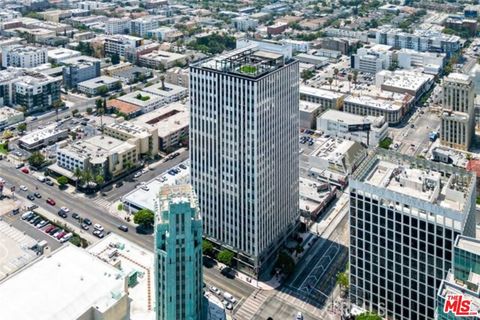Photo of 3810 Wilshire Boulevard #908, Los Angeles, CA 90010 (MLS # 26828603)
