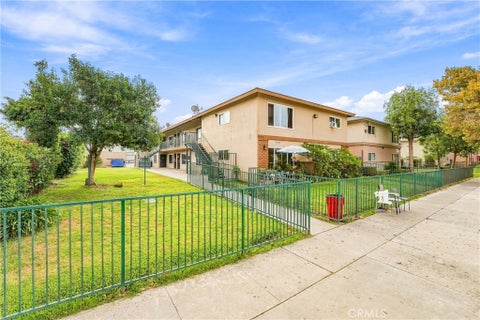 Photo of 809 S Townsend Street, Santa Ana, CA 92704 (MLS # PW26222660)