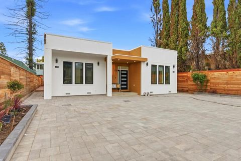 Photo of 314 Poplar Avenue, Redwood City, CA 94061 (MLS # ML82039848)