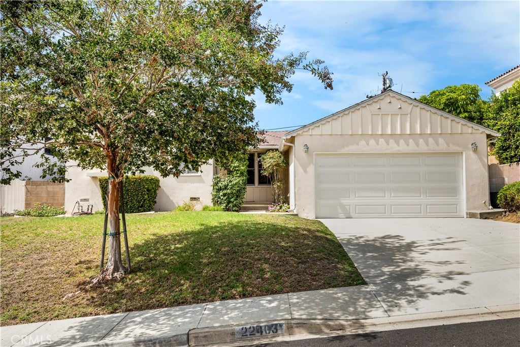 Properties 2 22403 Redbeam Avenue
