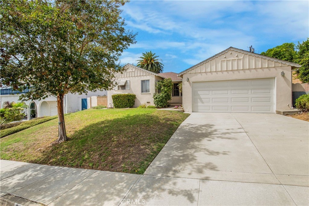 Properties 4 22403 Redbeam Avenue