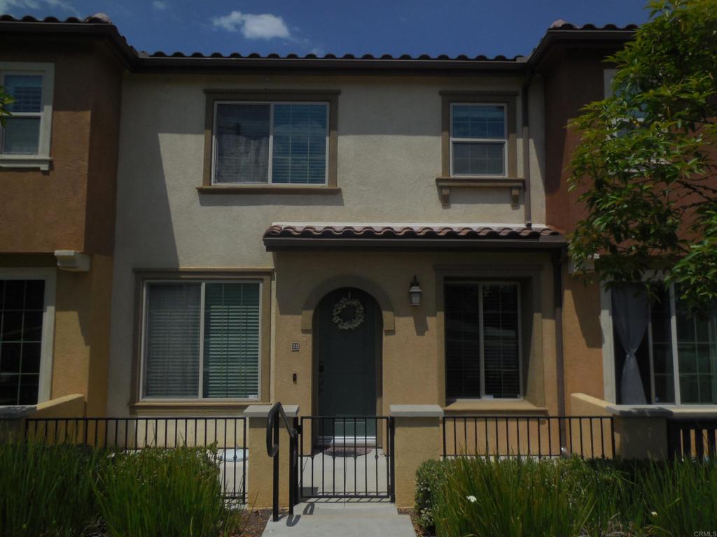Welcome to this spacious and beautifully maintained 3-bedroom, 2.5-bath condo, perfectly situated in one of San Diego’s most desirable neighborhoods. With over 1500 square feet of modern living space, this home offers an open floor plan that is perfect for both relaxing and entertaining. Enjoy a large kitchen with high-end appliances, granite countertops, and a cozy living room. The master suite features a spacious walk-in closet and a luxurious ensuite bath, while the additional bedrooms are bright and inviting. This condo also includes convenient amenities like a family playground and barbecue. making it the perfect place to unwind. Ideally located near shopping, dining, and top-rated schools, as well as easy access to beaches and major freeways, this home offers the ultimate in comfort and convenience. Don't miss out on the opportunity to live in one of San Diego's most sought-after locations. Schedule your showing today!