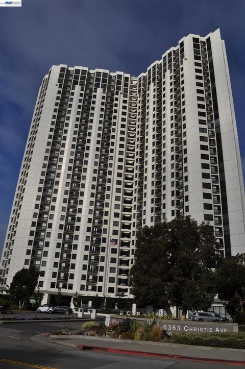 Photo of 6363 Christie Ave AVE #905, Emeryville, CA 94608 (MLS # 41137417)