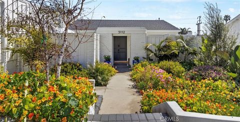 Photo of 3112 Laurel Ave, Manhattan Beach, CA 90266 (MLS # SB26051062)