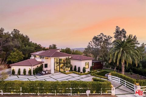 Photo of 24975 Eldorado Meadow Rd, Hidden Hills, CA 91302 (MLS # SR26071784)