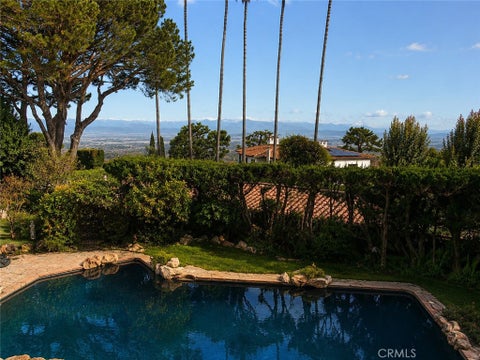 Photo of 988 Via Rincon, Palos Verdes Estates, CA 90274 (MLS # SB26142697)