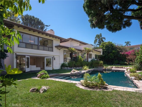 Property photo of 988 Via Rincon, Palos Verdes Estates, CA 90274