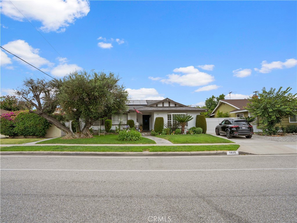 9835 Brookshire