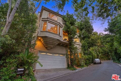 Photo of 10055 Reevesbury Drive, Beverly Hills, CA 90210 (MLS # 26679797)