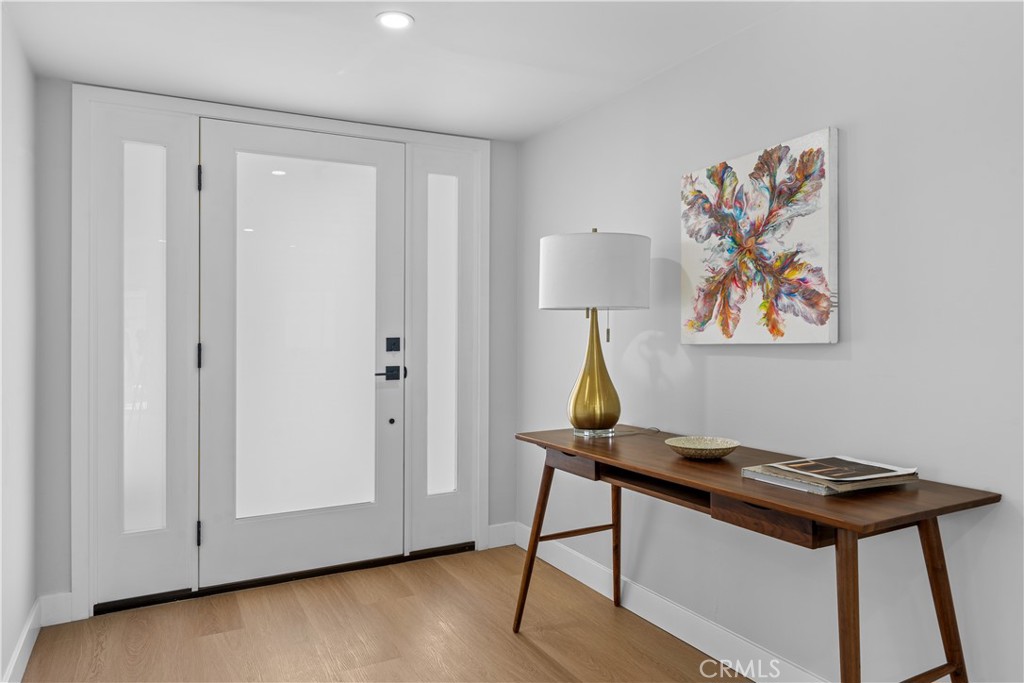 826 De Jur Street