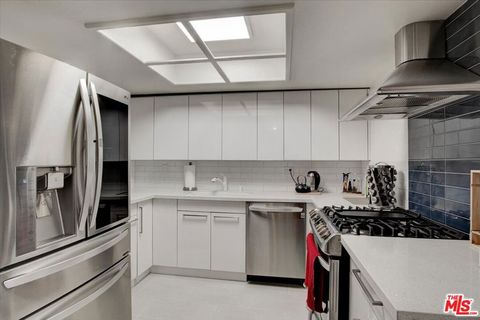 Photo of 108 W Maple Street #27, Glendale, CA 91204 (MLS # 25615773)