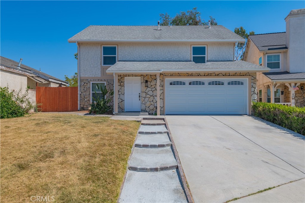 Newly renovated 4 bedroom, 2.5 bath home in the heart of Irvine. This move in ready residence features new flooring, fresh paint, recessed lighting, and updated bathrooms with modern finishes. The remodeled kitchen offers quartz countertops, new cabinetry, and stainless steel appliances. Spacious bedrooms, including a private primary suite, provide comfort and natural light.