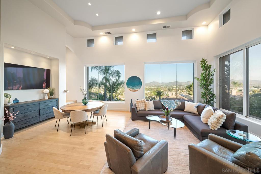 17348 Via Del Campo